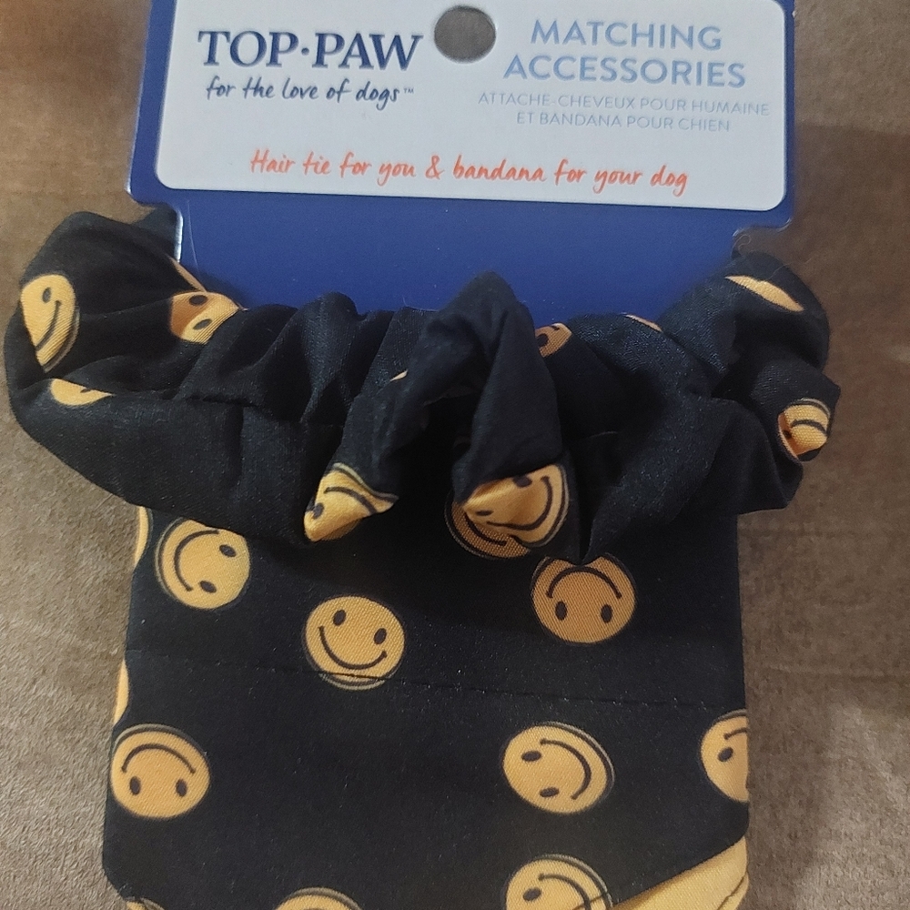 🐕‍🦺 Top paw dog bandana with matching accessory